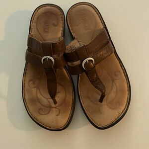 Born  brown leather t-strap thong buckle slide sandals size 8us 39EU